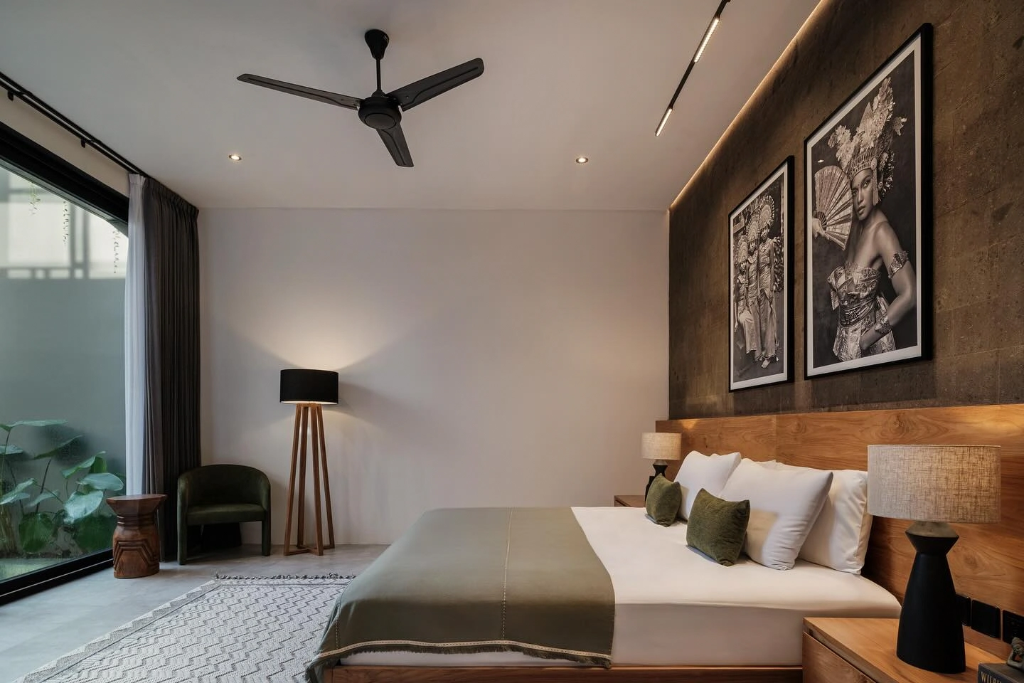 clean minimalist bedroom